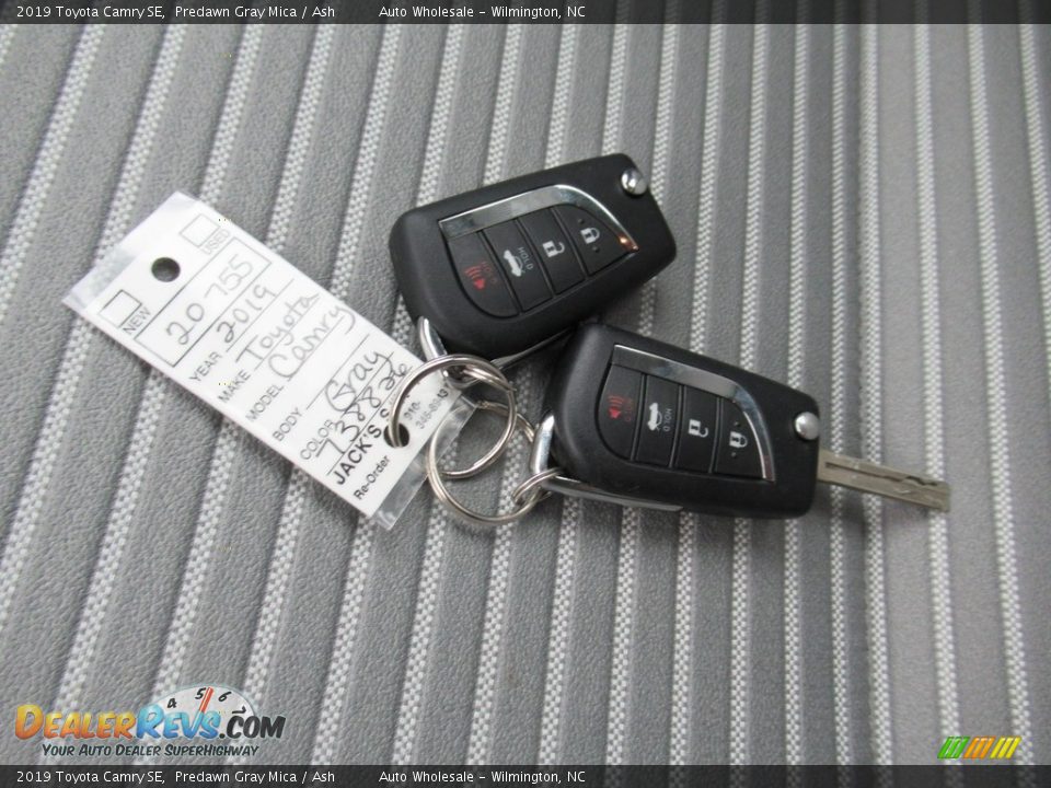 2019 Toyota Camry SE Predawn Gray Mica / Ash Photo #20