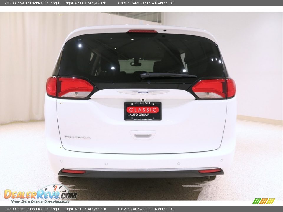 2020 Chrysler Pacifica Touring L Bright White / Alloy/Black Photo #22