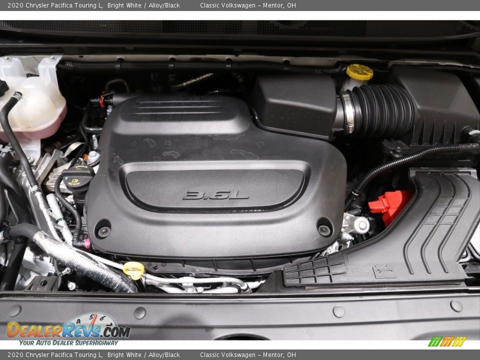 2020 Chrysler Pacifica Touring L Bright White / Alloy/Black Photo #23