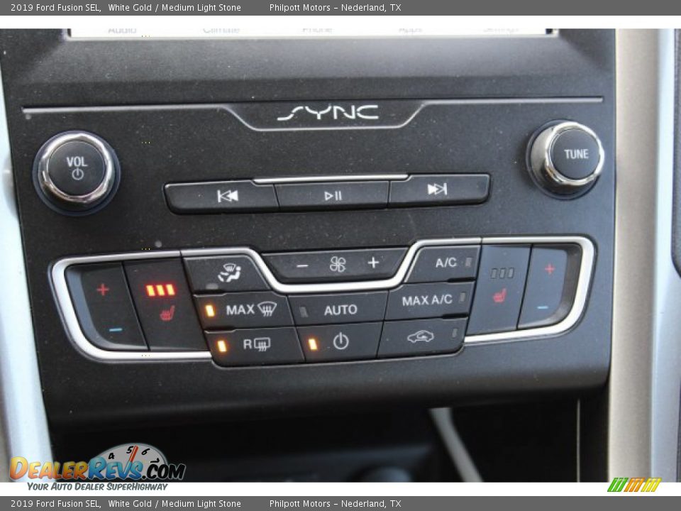 2019 Ford Fusion SEL White Gold / Medium Light Stone Photo #18