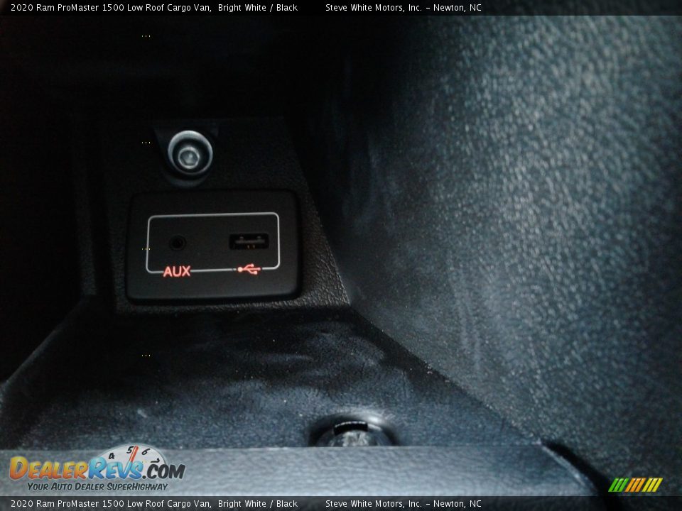 2020 Ram ProMaster 1500 Low Roof Cargo Van Bright White / Black Photo #19
