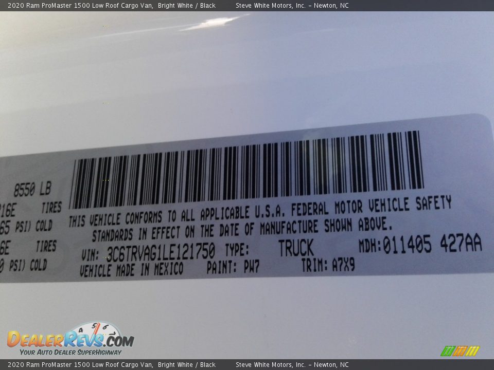 2020 Ram ProMaster 1500 Low Roof Cargo Van Bright White / Black Photo #27
