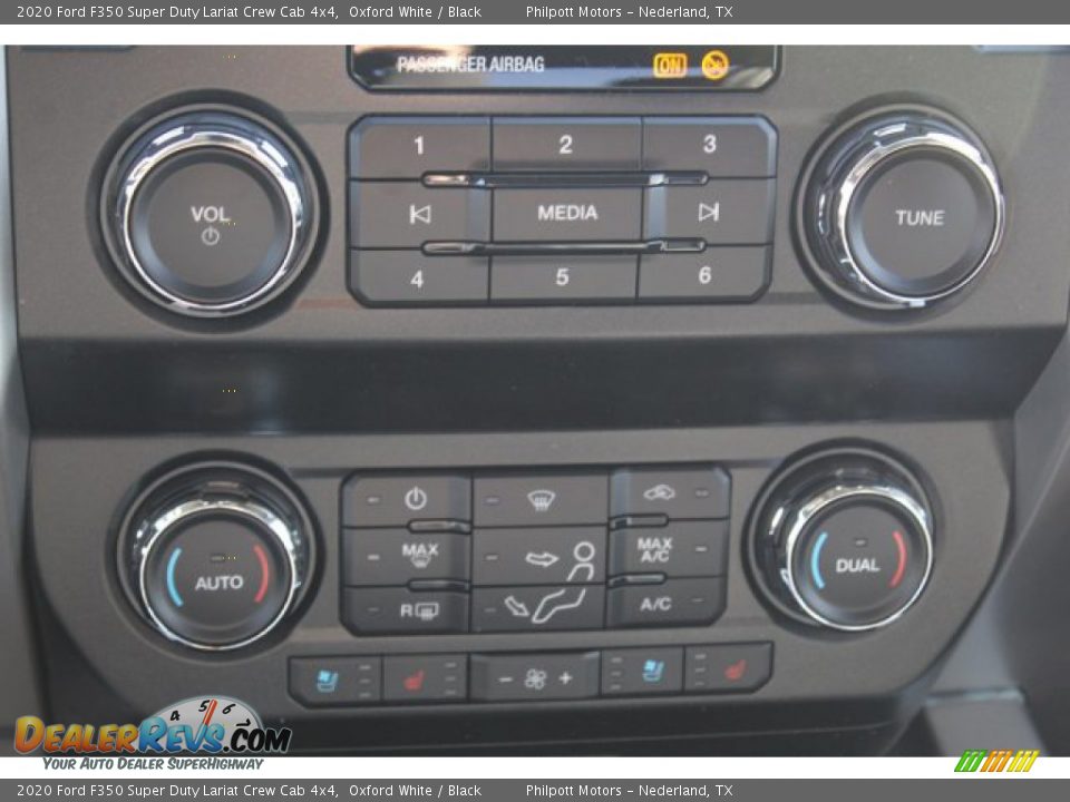 2020 Ford F350 Super Duty Lariat Crew Cab 4x4 Oxford White / Black Photo #16