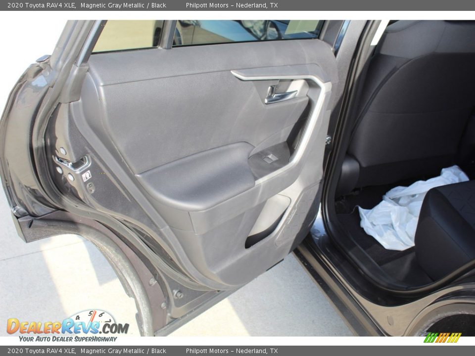 2020 Toyota RAV4 XLE Magnetic Gray Metallic / Black Photo #19