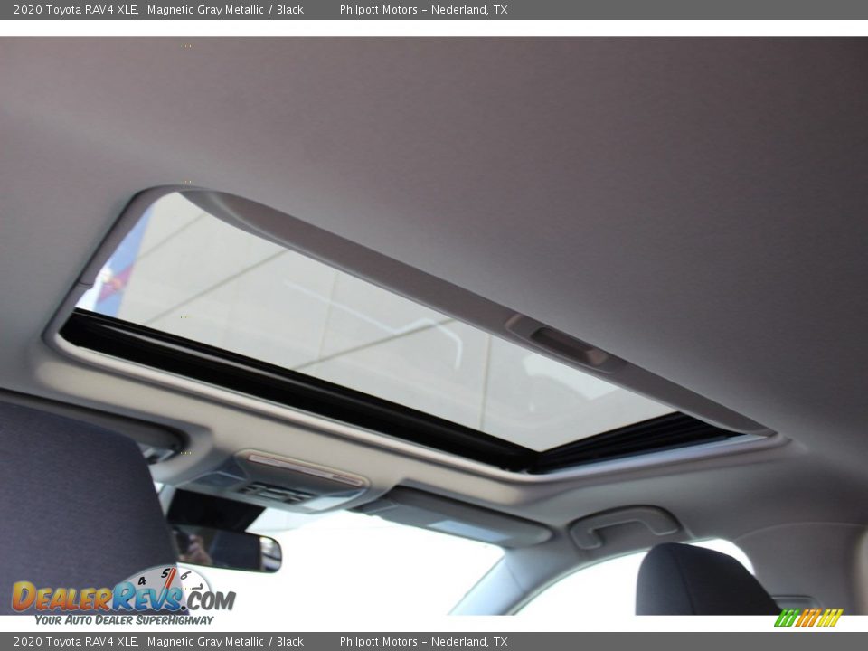 2020 Toyota RAV4 XLE Magnetic Gray Metallic / Black Photo #23