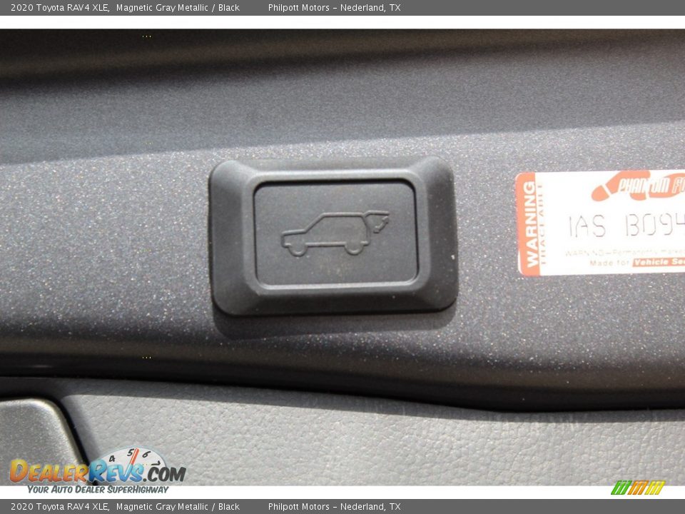 2020 Toyota RAV4 XLE Magnetic Gray Metallic / Black Photo #25