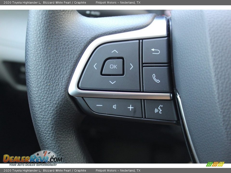 2020 Toyota Highlander L Blizzard White Pearl / Graphite Photo #11