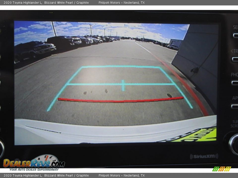 2020 Toyota Highlander L Blizzard White Pearl / Graphite Photo #18