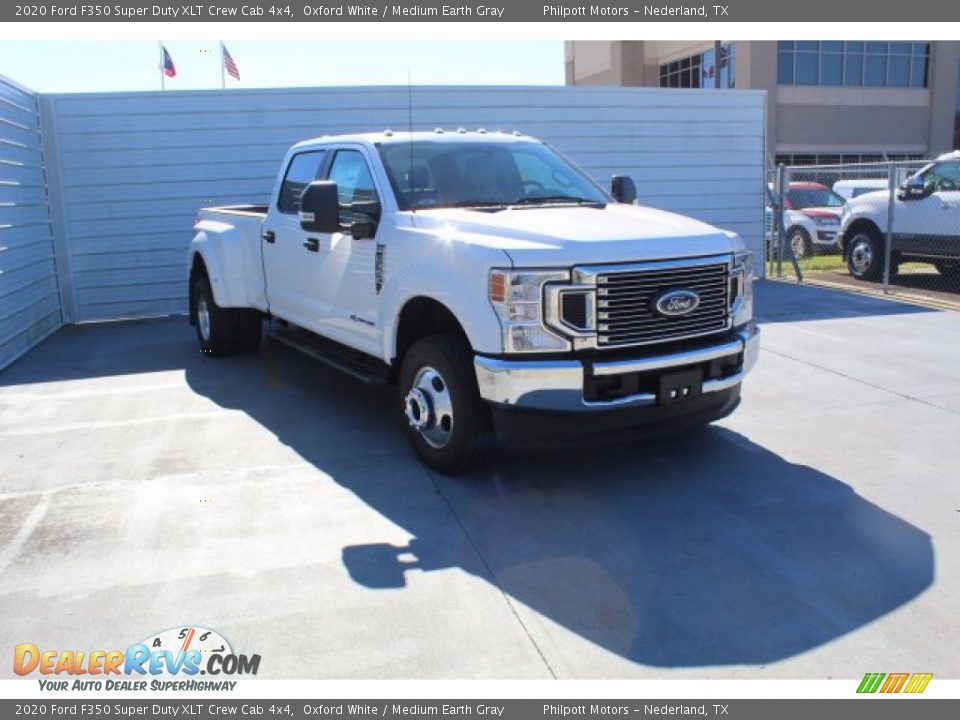 2020 Ford F350 Super Duty XLT Crew Cab 4x4 Oxford White / Medium Earth Gray Photo #2