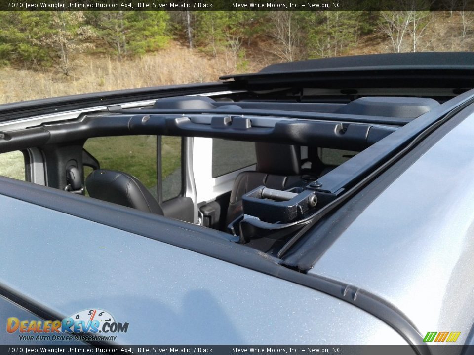 Sunroof of 2020 Jeep Wrangler Unlimited Rubicon 4x4 Photo #10