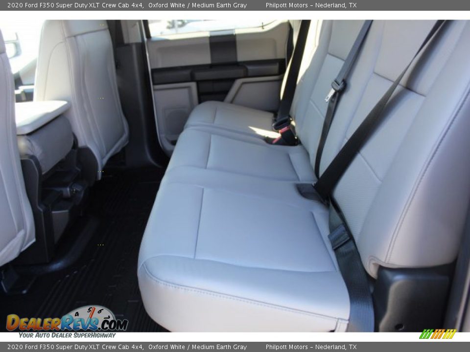 2020 Ford F350 Super Duty XLT Crew Cab 4x4 Oxford White / Medium Earth Gray Photo #18
