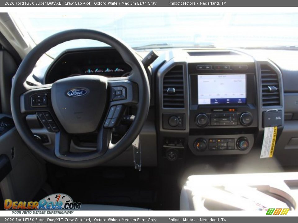 2020 Ford F350 Super Duty XLT Crew Cab 4x4 Oxford White / Medium Earth Gray Photo #19