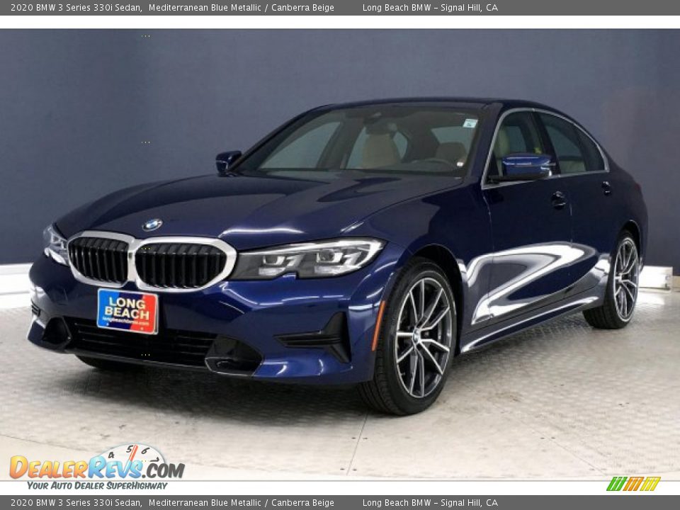 Front 3/4 View of 2020 BMW 3 Series 330i Sedan Photo #12