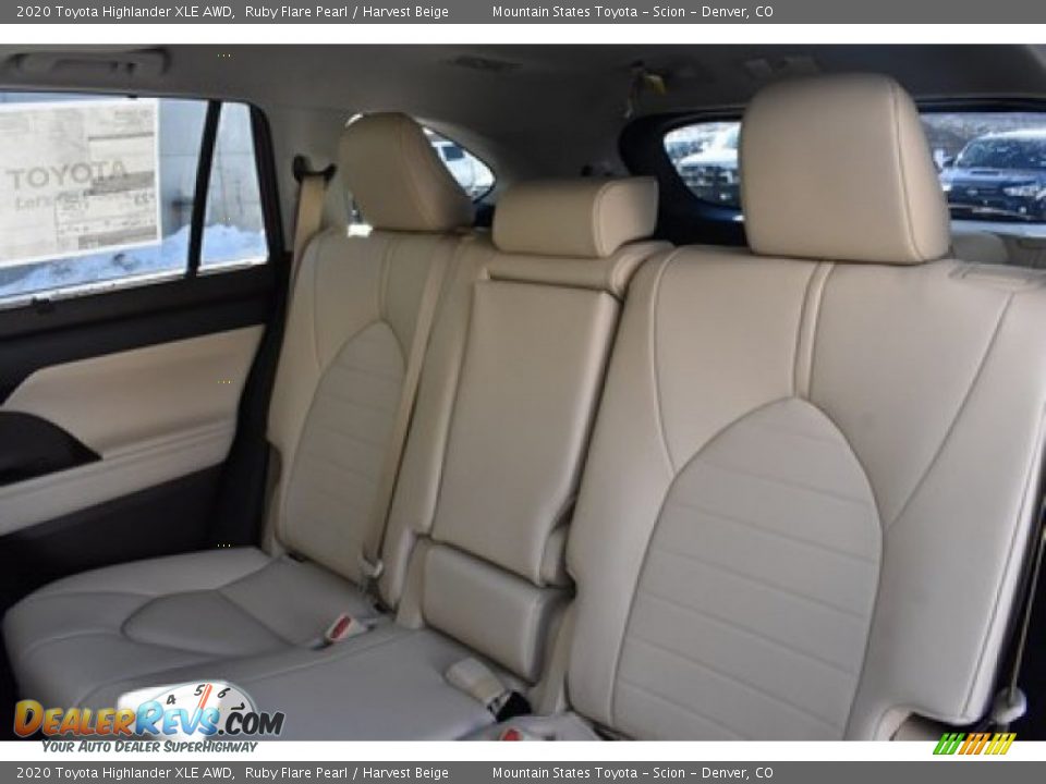 2020 Toyota Highlander XLE AWD Ruby Flare Pearl / Harvest Beige Photo #10