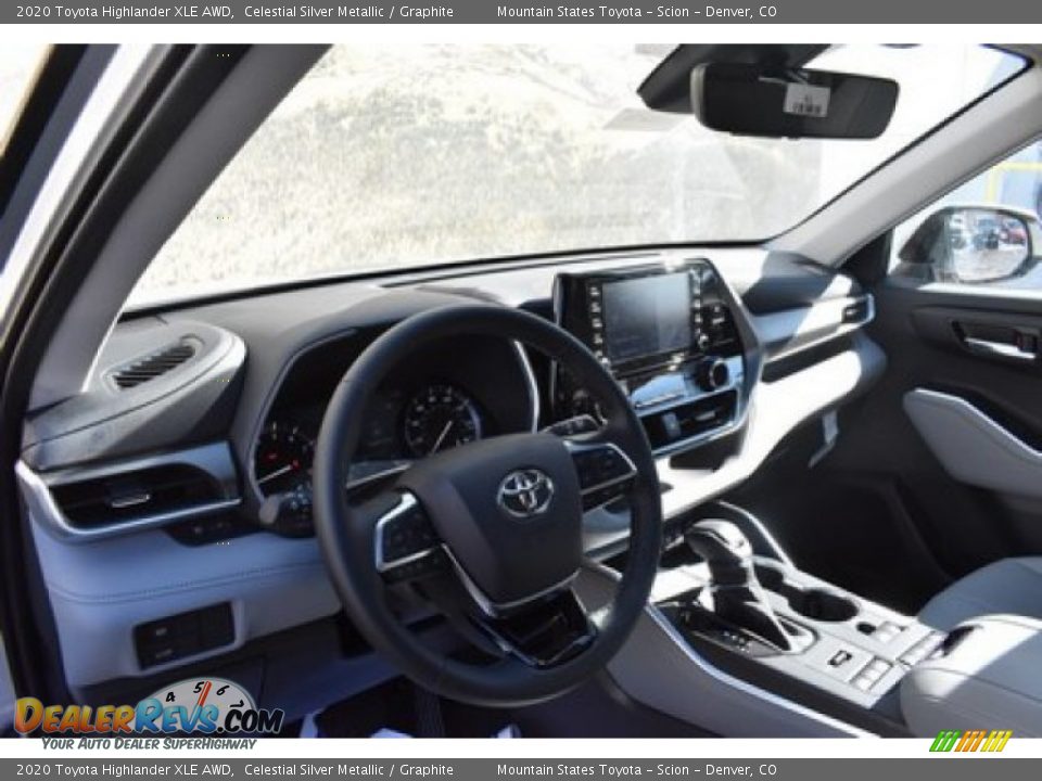 2020 Toyota Highlander XLE AWD Celestial Silver Metallic / Graphite Photo #5