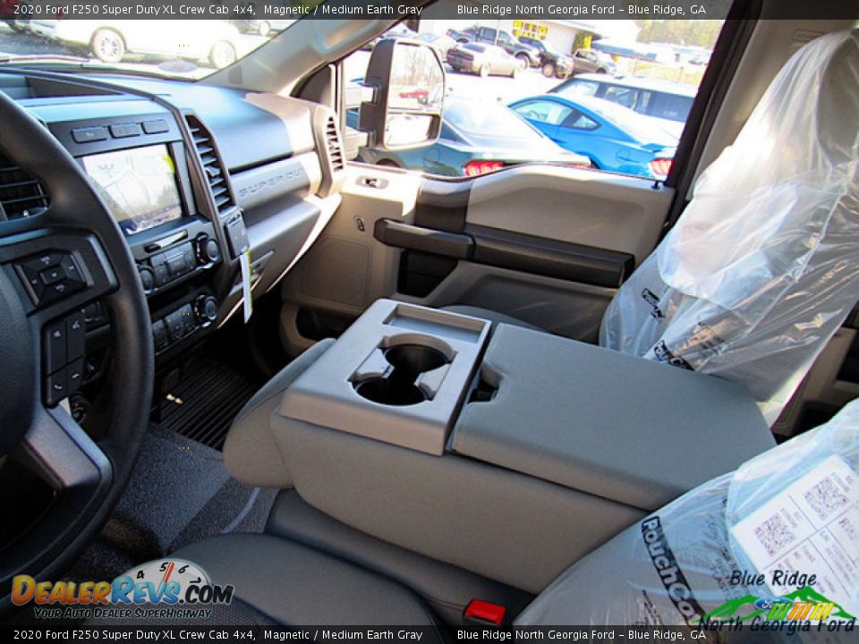 2020 Ford F250 Super Duty XL Crew Cab 4x4 Magnetic / Medium Earth Gray Photo #31