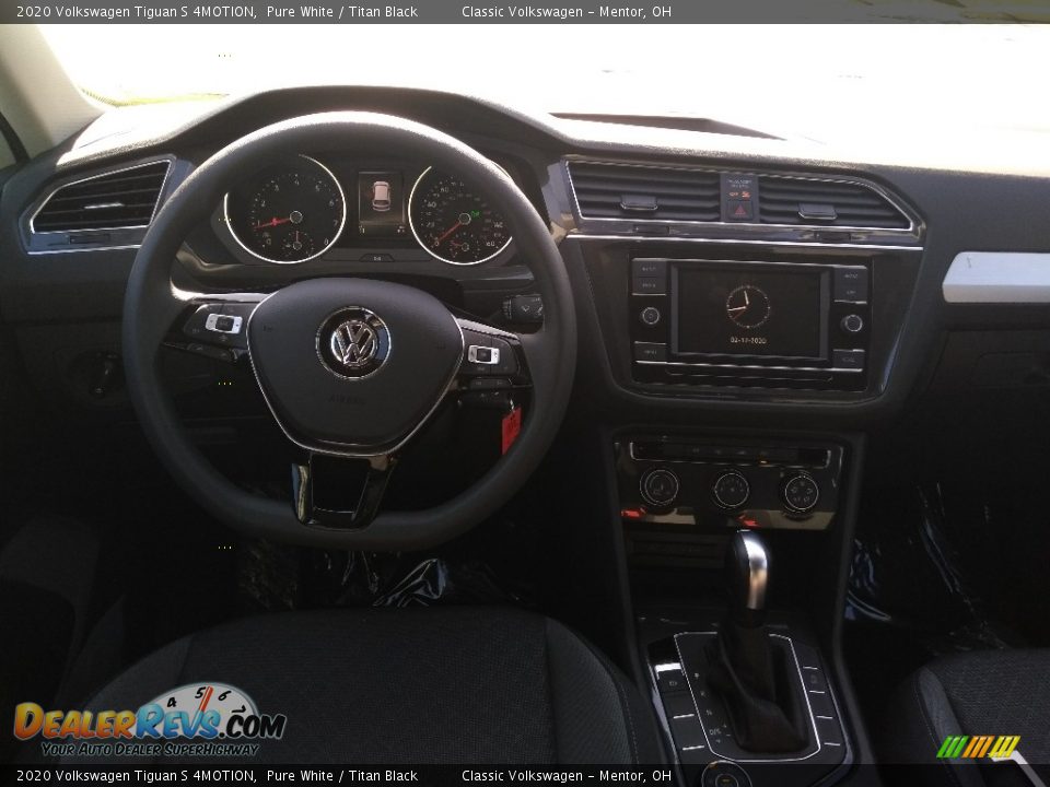 2020 Volkswagen Tiguan S 4MOTION Pure White / Titan Black Photo #4