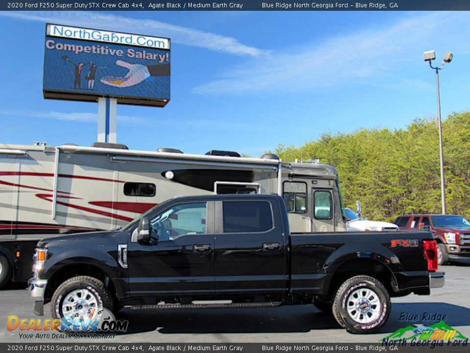 2020 Ford F250 Super Duty STX Crew Cab 4x4 Agate Black / Medium Earth Gray Photo #2