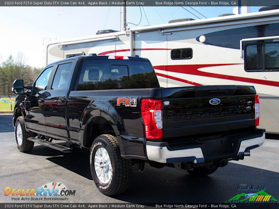 2020 Ford F250 Super Duty STX Crew Cab 4x4 Agate Black / Medium Earth Gray Photo #3