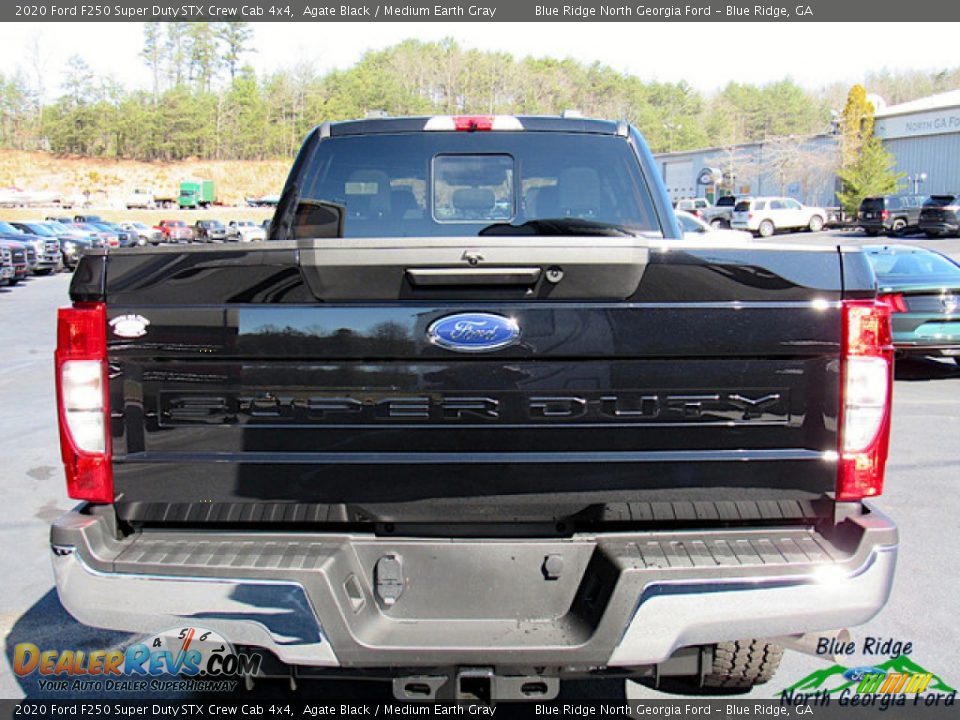 2020 Ford F250 Super Duty STX Crew Cab 4x4 Agate Black / Medium Earth Gray Photo #5