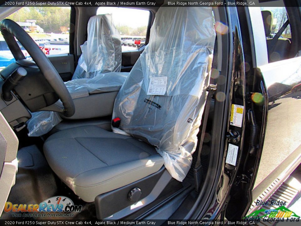 2020 Ford F250 Super Duty STX Crew Cab 4x4 Agate Black / Medium Earth Gray Photo #10