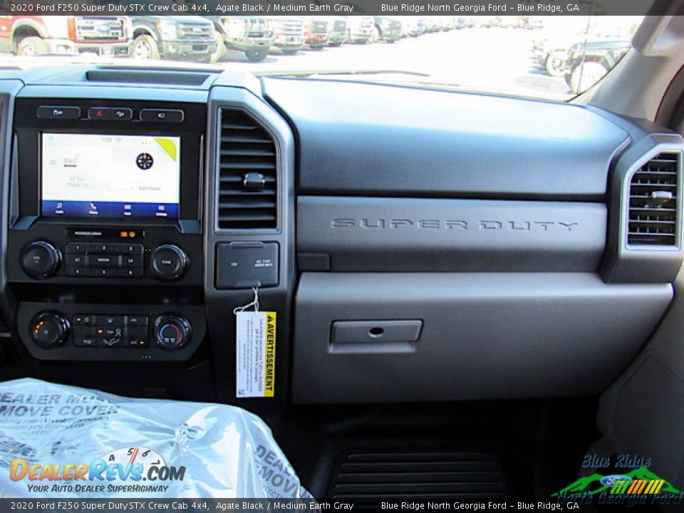 2020 Ford F250 Super Duty STX Crew Cab 4x4 Agate Black / Medium Earth Gray Photo #16