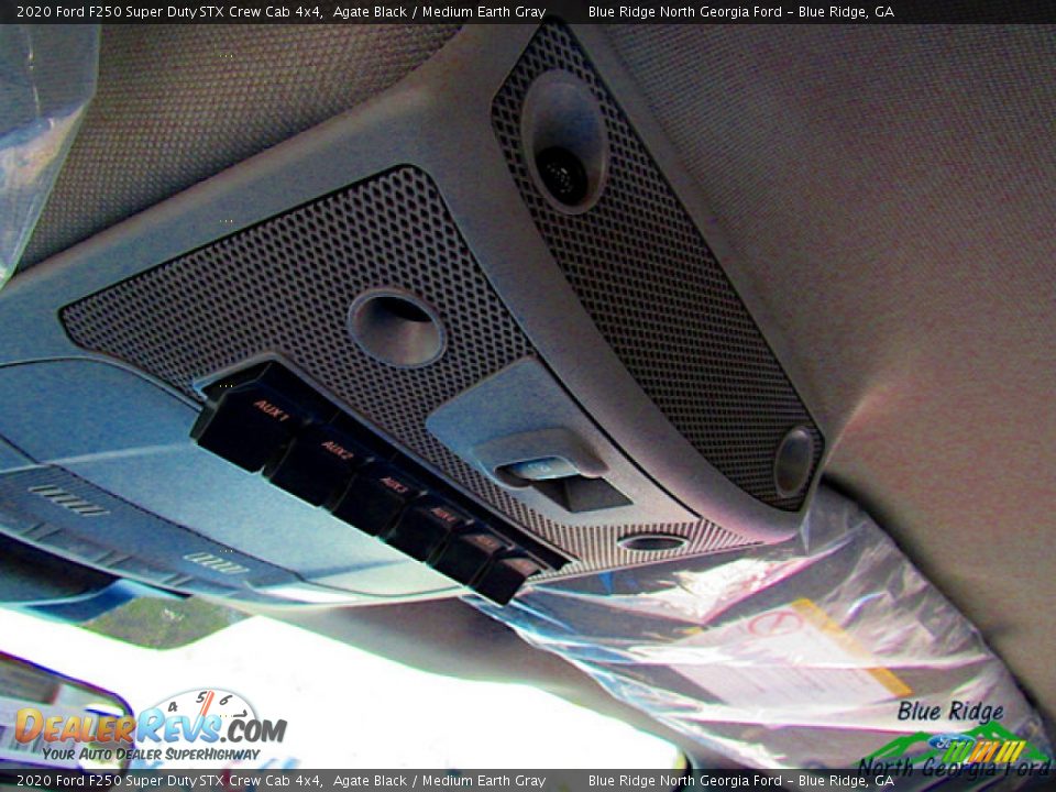 2020 Ford F250 Super Duty STX Crew Cab 4x4 Agate Black / Medium Earth Gray Photo #27