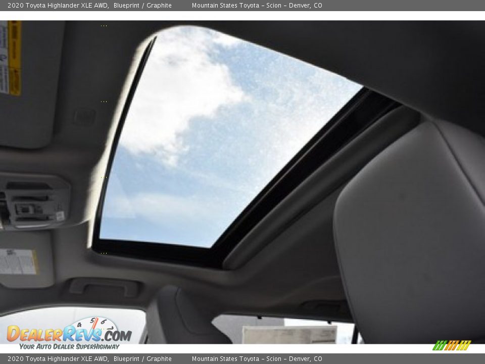 2020 Toyota Highlander XLE AWD Blueprint / Graphite Photo #8