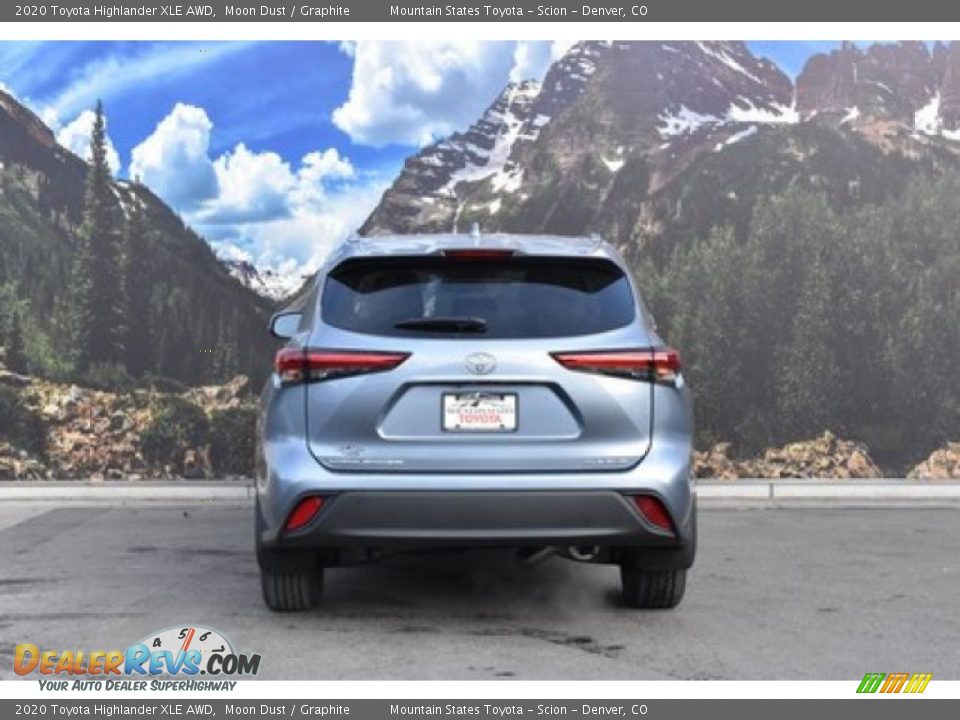 2020 Toyota Highlander XLE AWD Moon Dust / Graphite Photo #4