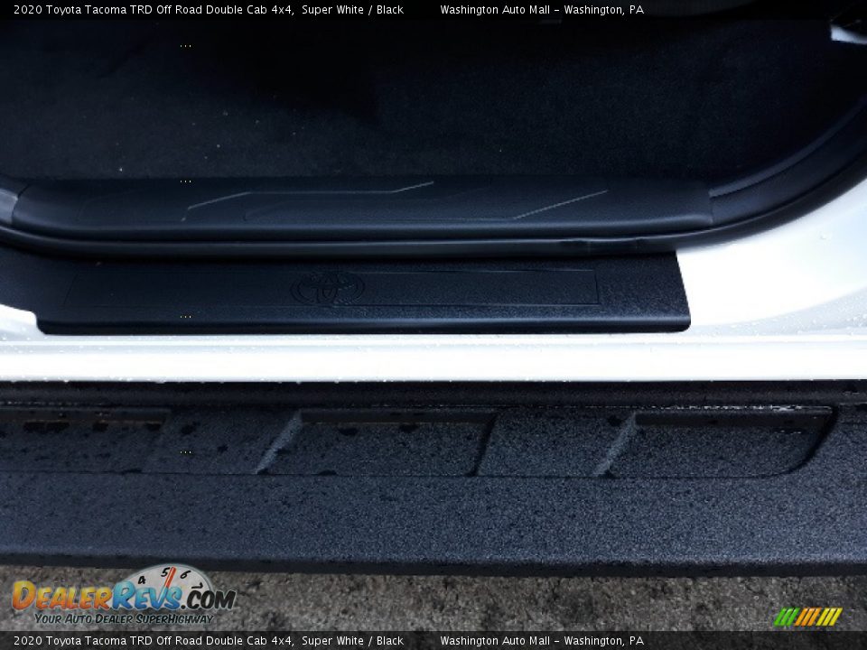 2020 Toyota Tacoma TRD Off Road Double Cab 4x4 Super White / Black Photo #33