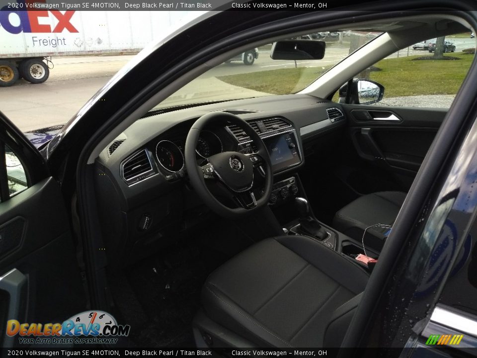 2020 Volkswagen Tiguan SE 4MOTION Deep Black Pearl / Titan Black Photo #5