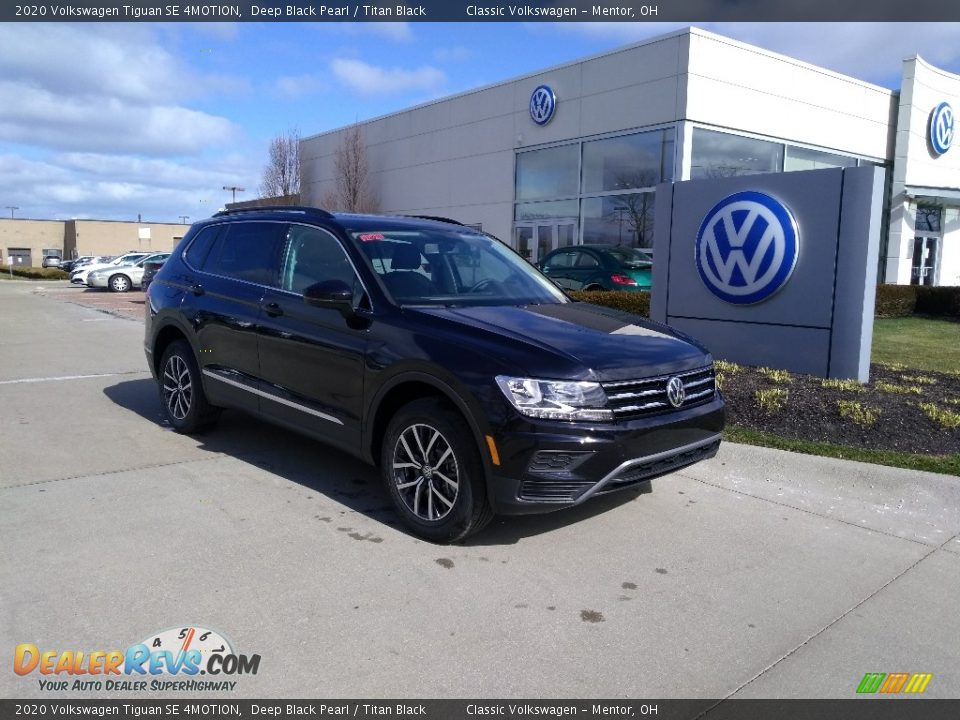 2020 Volkswagen Tiguan SE 4MOTION Deep Black Pearl / Titan Black Photo #2