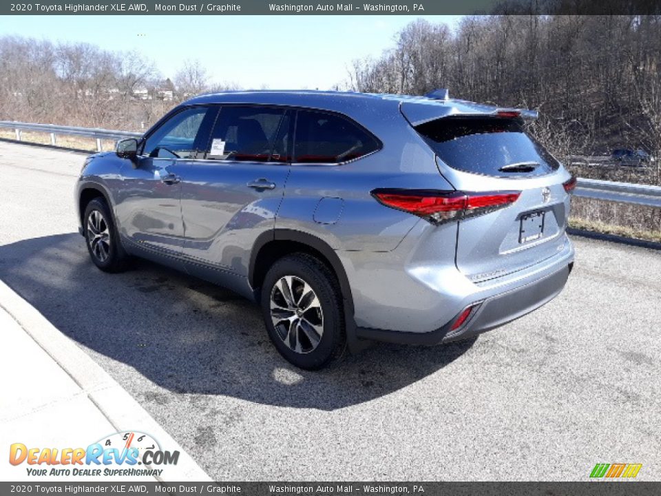 2020 Toyota Highlander XLE AWD Moon Dust / Graphite Photo #2