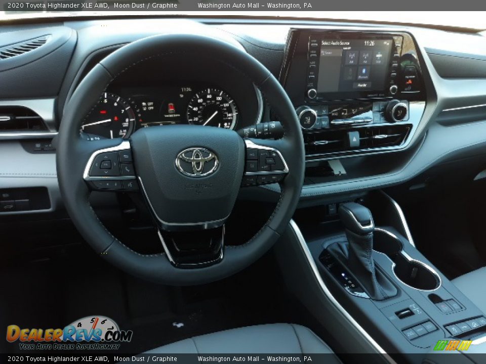 2020 Toyota Highlander XLE AWD Moon Dust / Graphite Photo #3