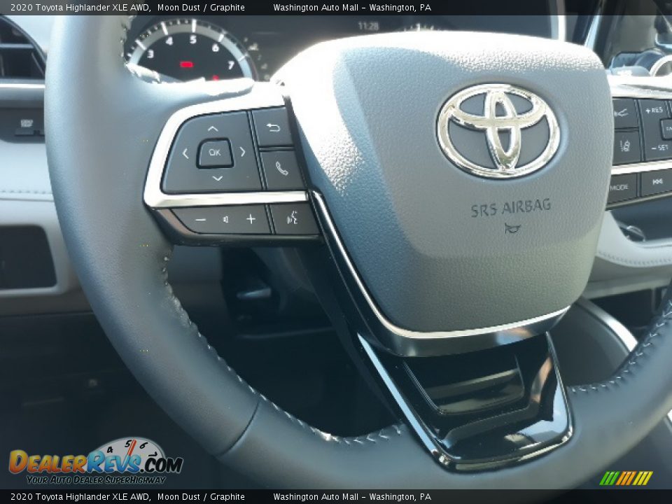 2020 Toyota Highlander XLE AWD Moon Dust / Graphite Photo #5