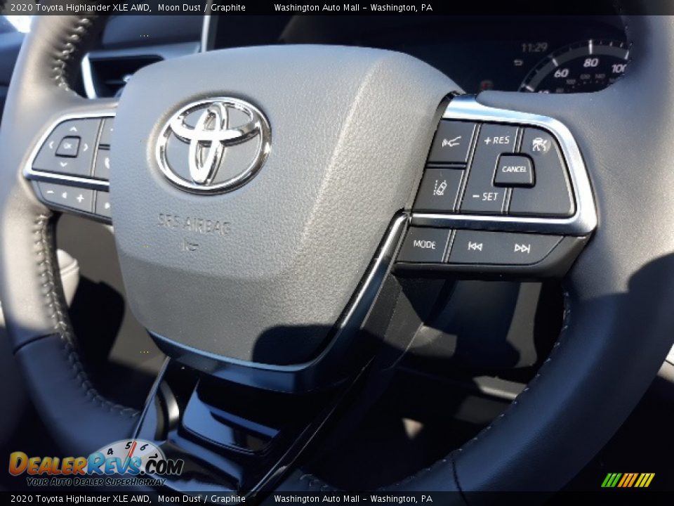 2020 Toyota Highlander XLE AWD Moon Dust / Graphite Photo #6