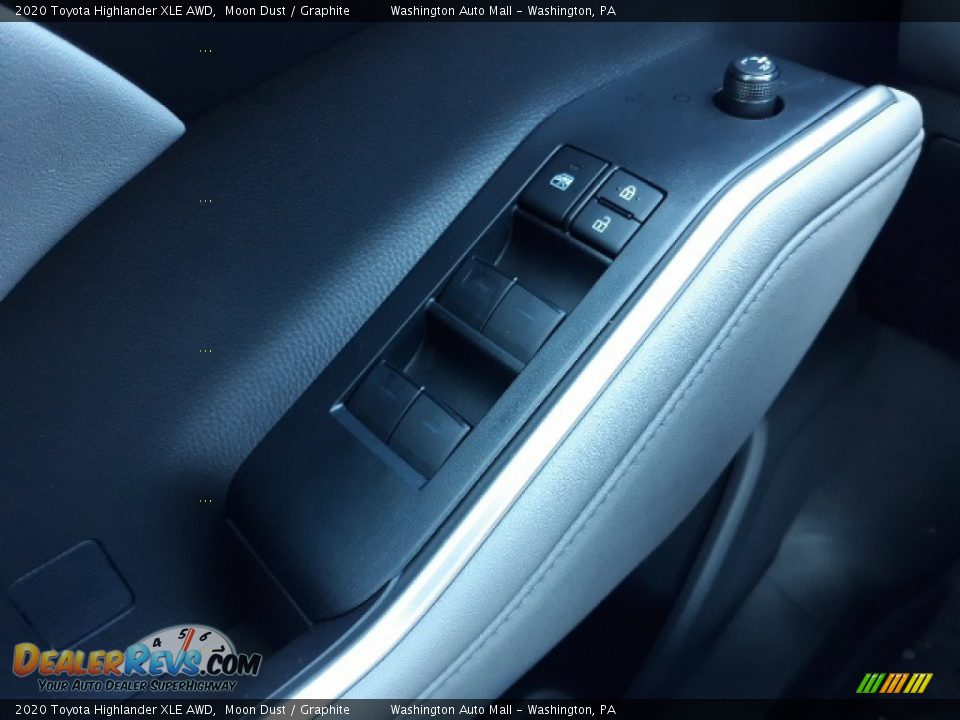 2020 Toyota Highlander XLE AWD Moon Dust / Graphite Photo #8