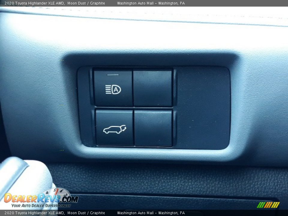 2020 Toyota Highlander XLE AWD Moon Dust / Graphite Photo #9