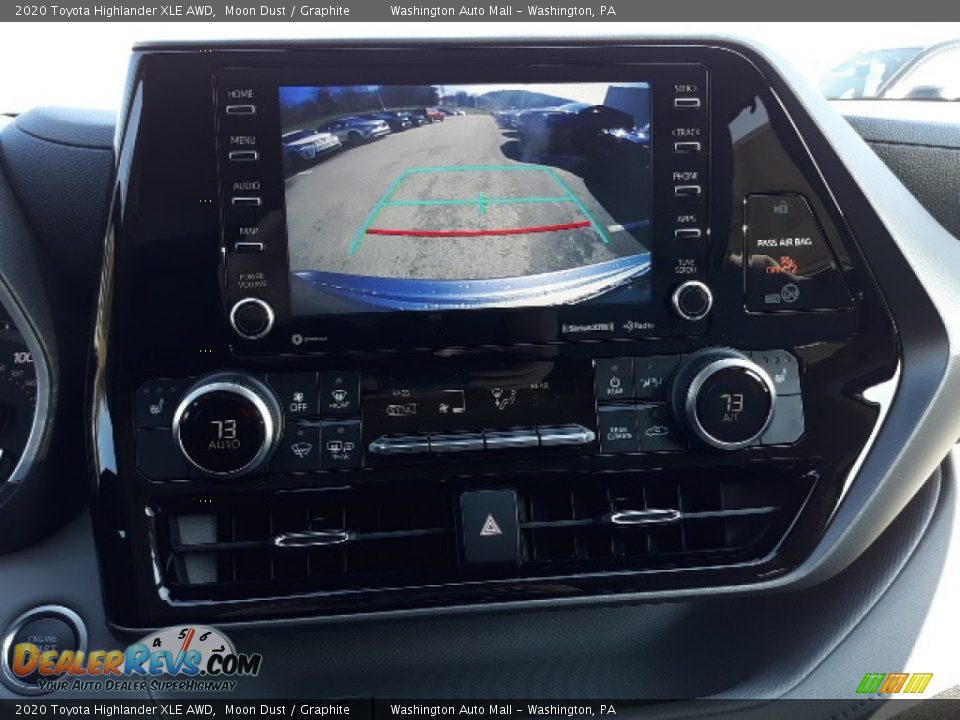 2020 Toyota Highlander XLE AWD Moon Dust / Graphite Photo #12