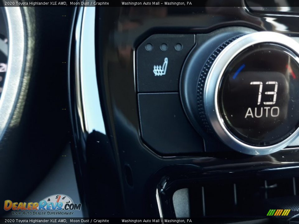 2020 Toyota Highlander XLE AWD Moon Dust / Graphite Photo #13
