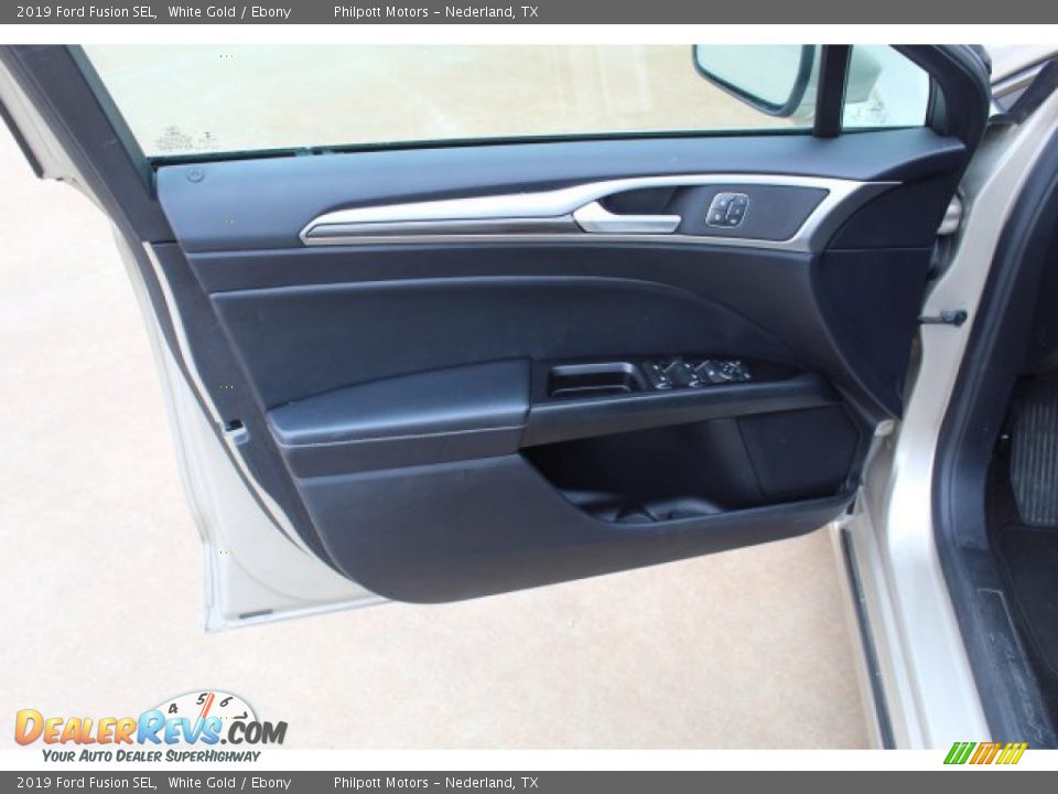 2019 Ford Fusion SEL White Gold / Ebony Photo #11