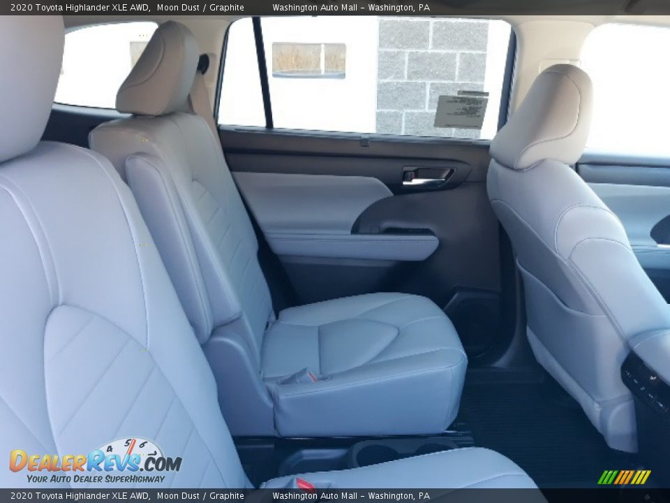 2020 Toyota Highlander XLE AWD Moon Dust / Graphite Photo #34