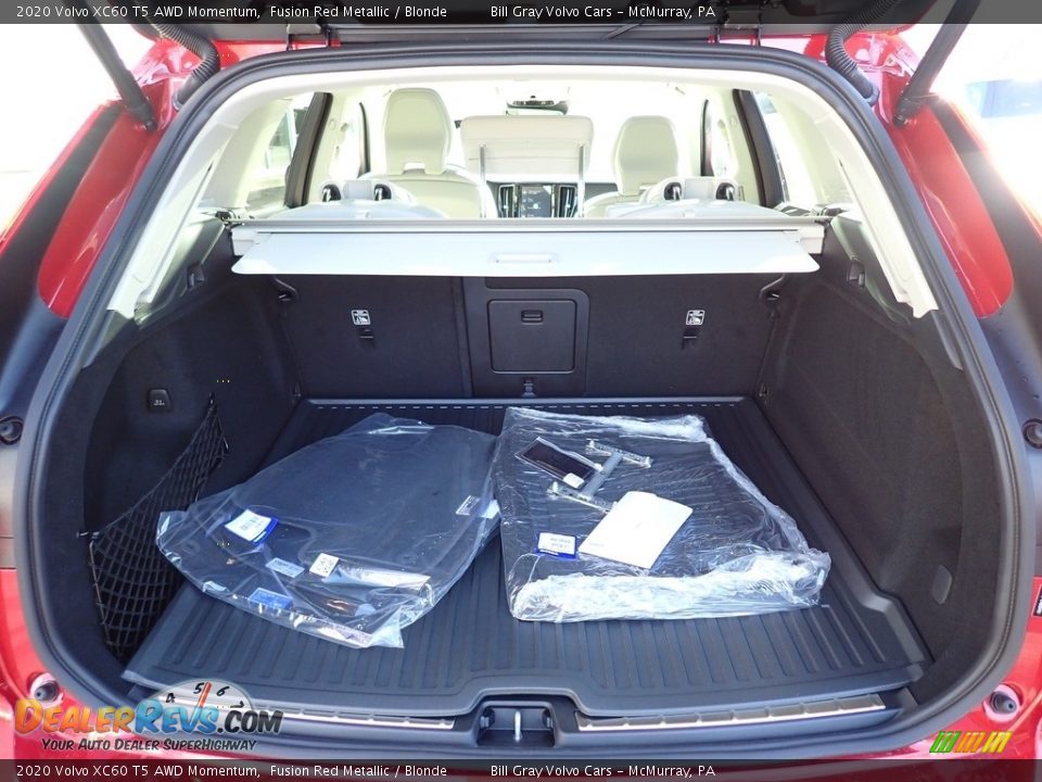 2020 Volvo XC60 T5 AWD Momentum Fusion Red Metallic / Blonde Photo #3