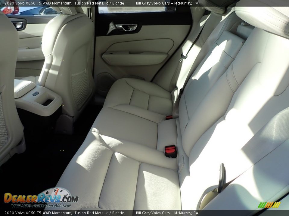 2020 Volvo XC60 T5 AWD Momentum Fusion Red Metallic / Blonde Photo #8