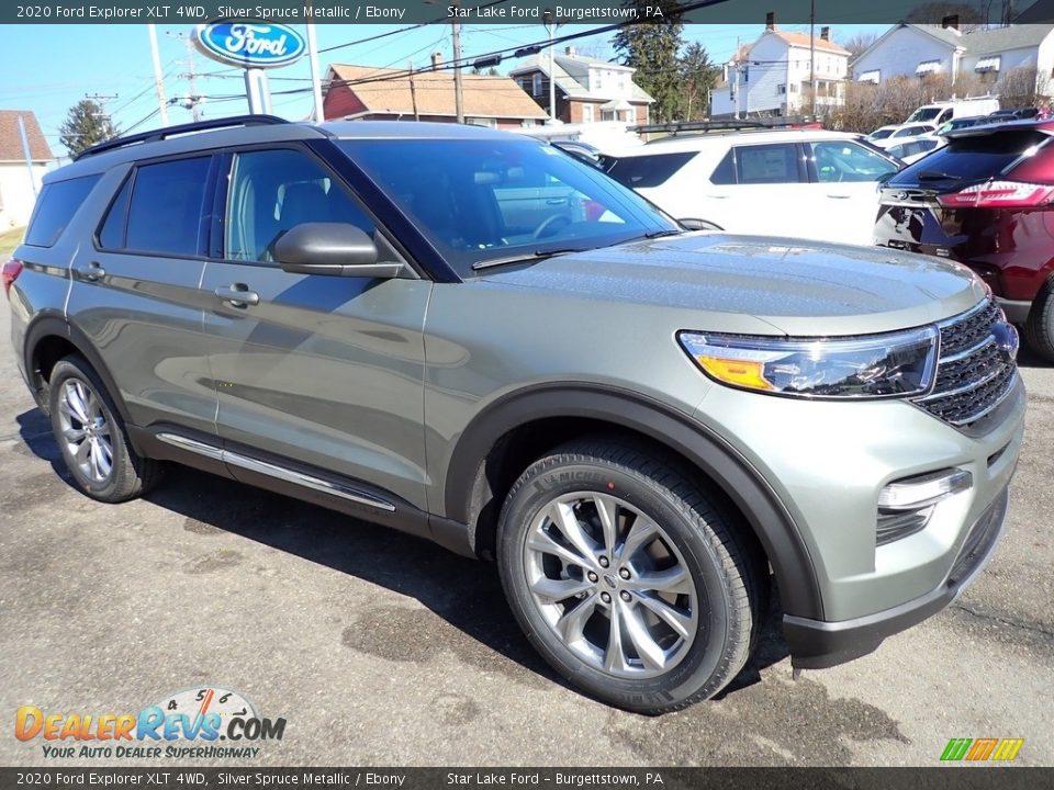 Front 3/4 View of 2020 Ford Explorer XLT 4WD Photo #8