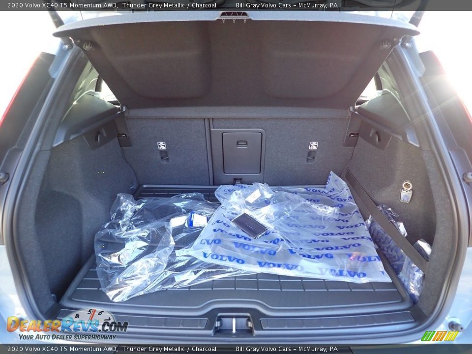 2020 Volvo XC40 T5 Momentum AWD Thunder Grey Metallic / Charcoal Photo #3