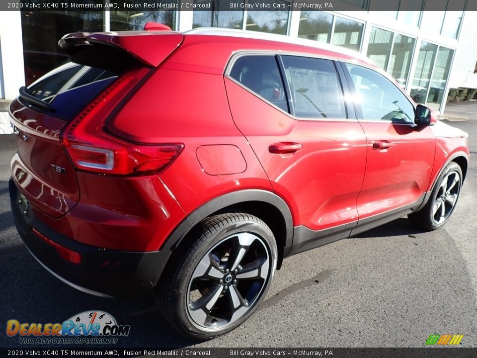 2020 Volvo XC40 T5 Momentum AWD Fusion Red Metallic / Charcoal Photo #2