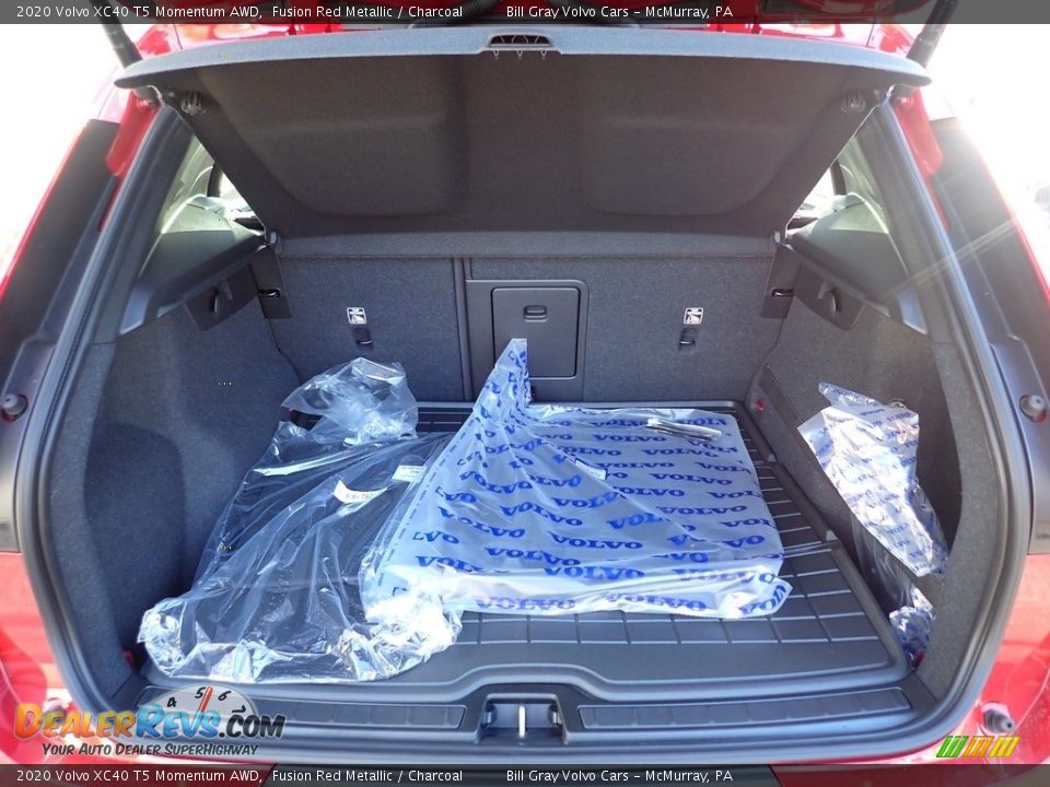 2020 Volvo XC40 T5 Momentum AWD Fusion Red Metallic / Charcoal Photo #3