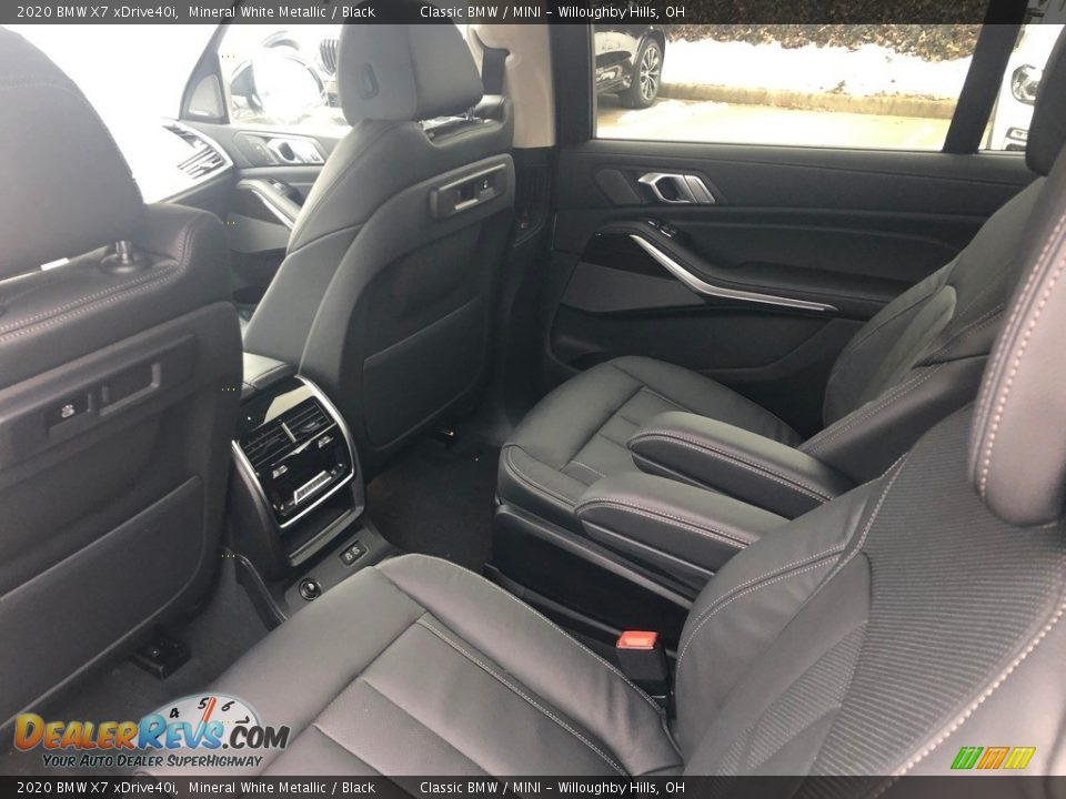 Rear Seat of 2020 BMW X7 xDrive40i Photo #4