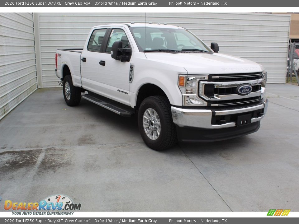 2020 Ford F250 Super Duty XLT Crew Cab 4x4 Oxford White / Medium Earth Gray Photo #2